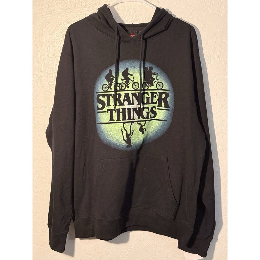 Stranger Things Hoodie Mens Large Black Pullover Sweatshirt NWOT